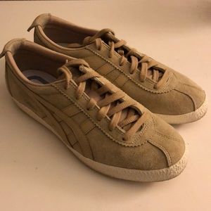 ASICS tiger Sneakers M7.5/ W10.5 (fits like a 9)